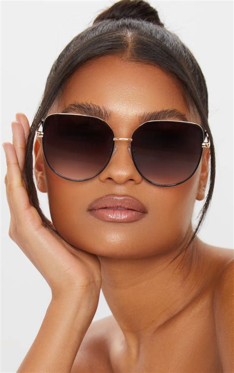 cat eye sunglasses oversized.